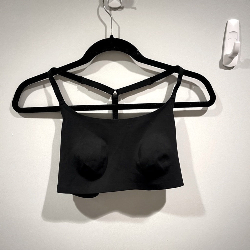 Black Sports Bra 🖤